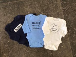 Baby romper bedrukken kleding drukken geboorte kaartje namaken naam op romper